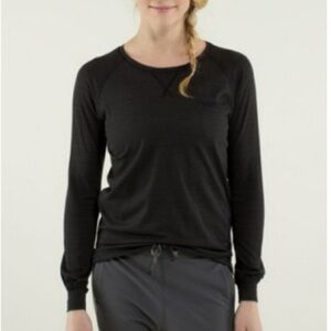 Lululemon Weightless Crew black with silver stripes 10